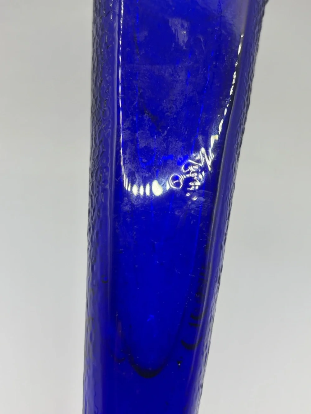 Vintage Cobalt Blue Bird Motif Glass Wall Pocket Flower Vase Automobile Vase - Picture 9 of 10